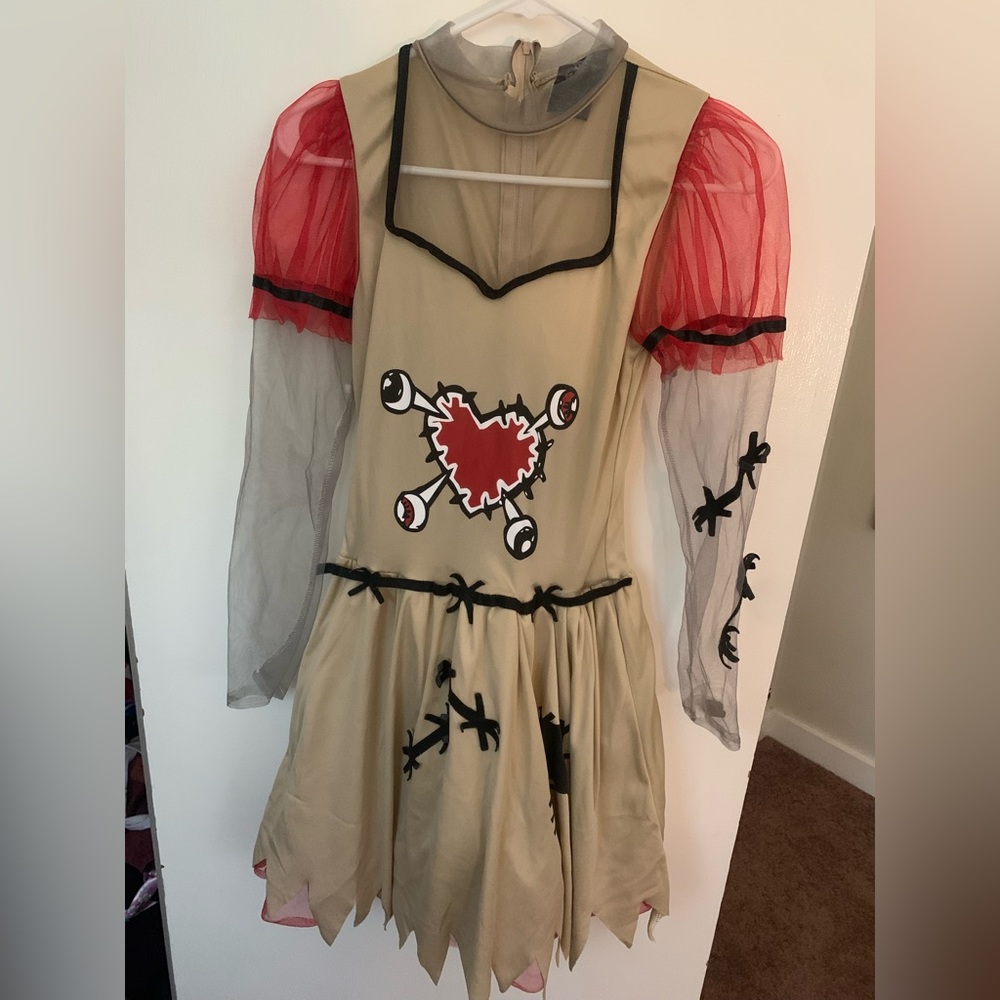 Woman’s Broken doll Halloween costume
